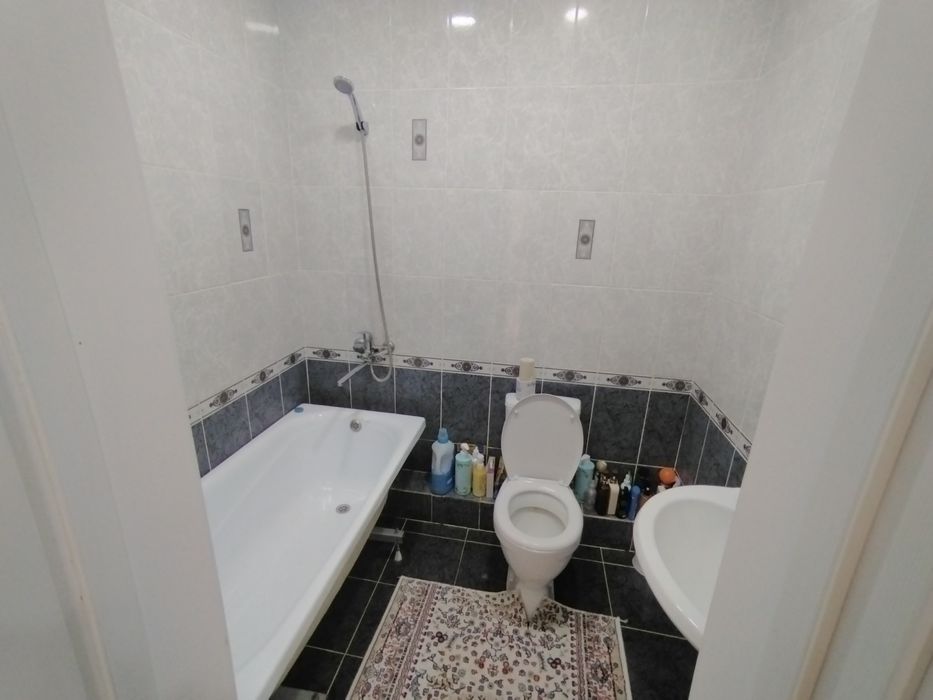 Продам 1 ком квартиру на Батыс 2