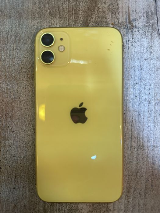 Продаю айфон 11