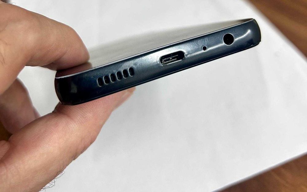 Curier 5 lei Samsung A05s negru stare foarte buna