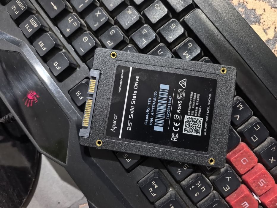 SSD жёсткий диск на 1 TB