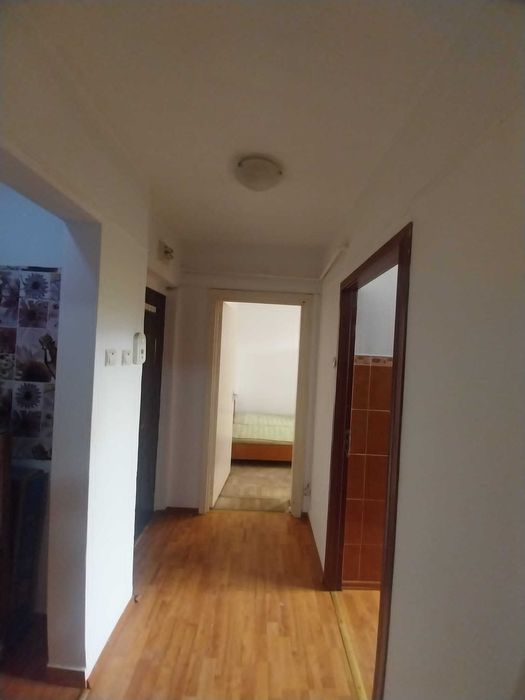 Inchiriez apartament 3 camere zona garii
