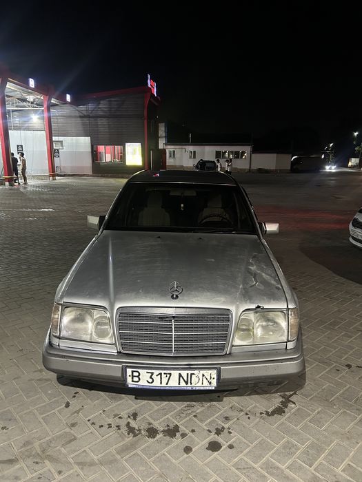 Мерс 124 автомат 2.8