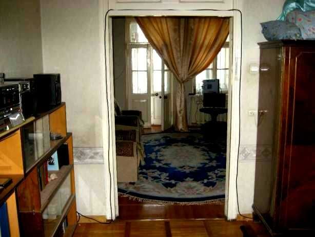 Высоко потолочная квартира 2/2/4 по ул. Шота Руставели г.Ташкента