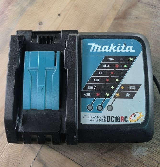 Бързо Зарядно Makita DC18RC 9Ah