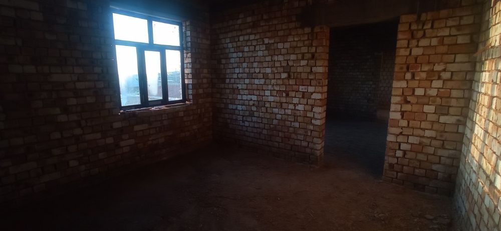 Учкахрамондан кирганда 3 кават каропка уй сотилади ёки бартер