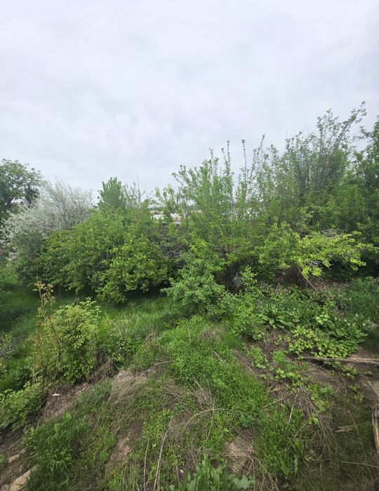 Продаётся земельный участок с домом 14,5 соток.