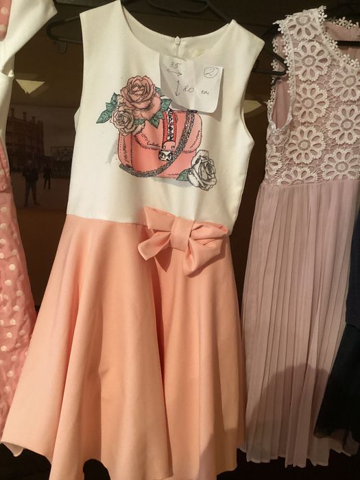 НОВА с етикет Рокля 146 ,рокли 140!маркови