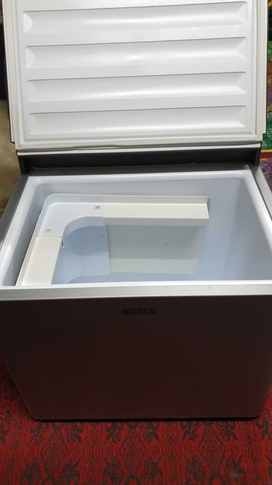 WAECO Хладилник на газ за пикник 12,24v и газ