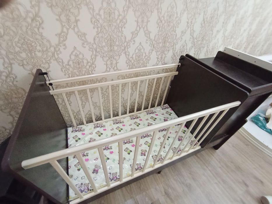 Детская кроватка Жираф