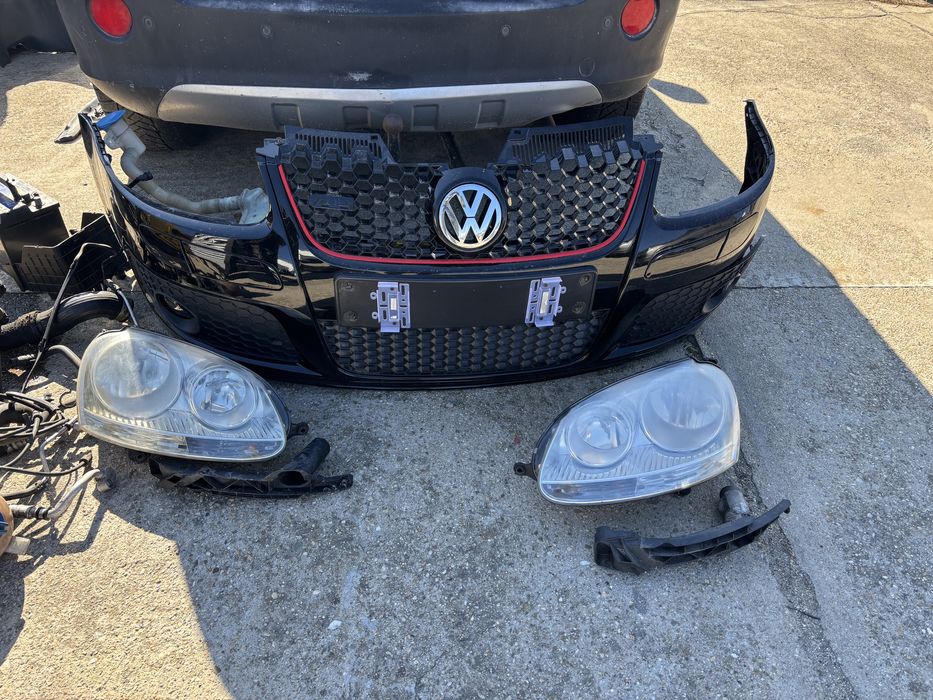 Dezmembrez Golf 5 2.0TDI BKD