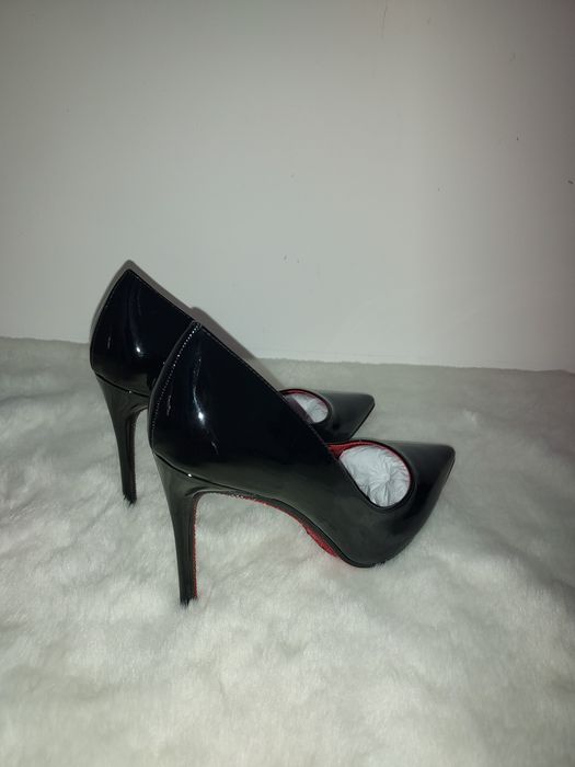Christian Louboutin So Kate 10