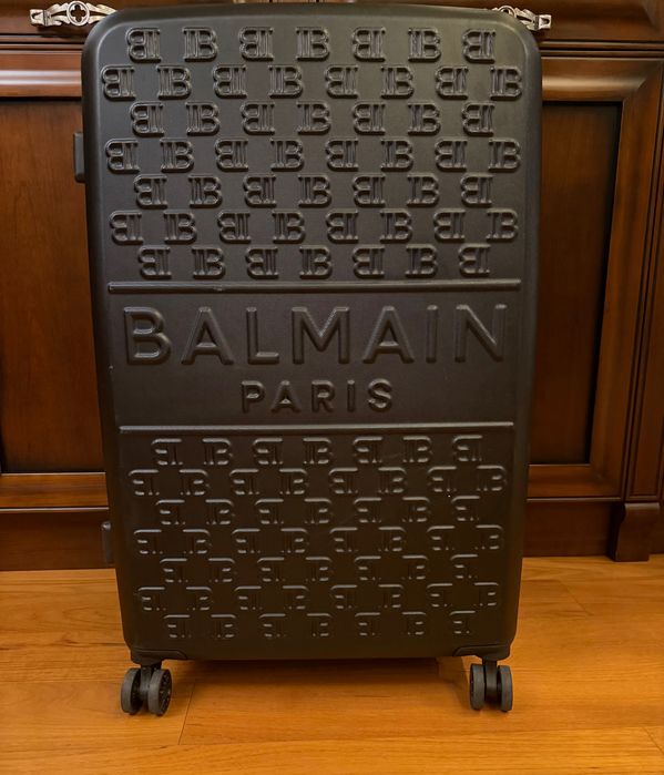 Куфар Balmain черен