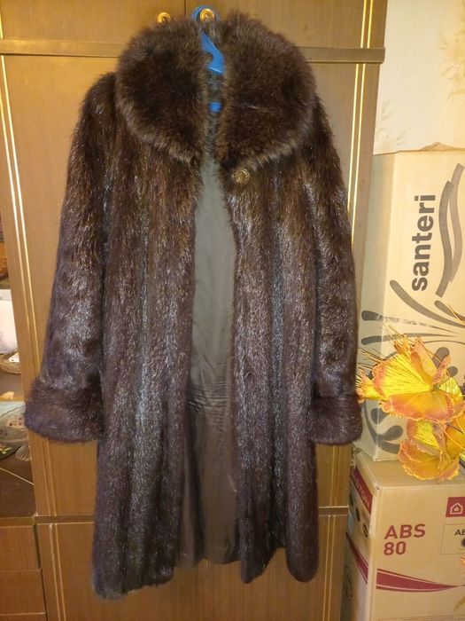 Продам шубу нутриевую