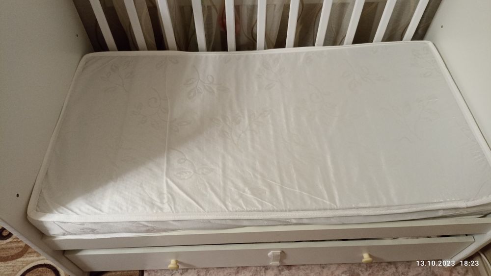 Кровать детская,