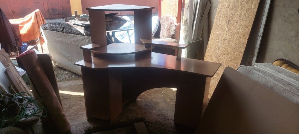 Продам компьютерный стол