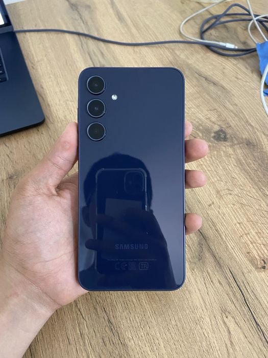Samsung a35 5g в идеальном состоянии