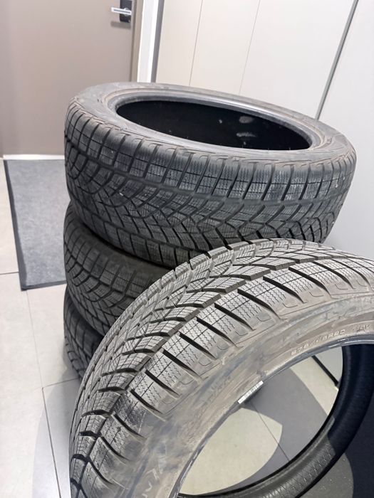 Зимние шины Goodyear