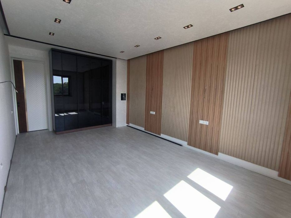 Kvartira sotiladi Yakkasaroy rayòn 4/3/10  162m²