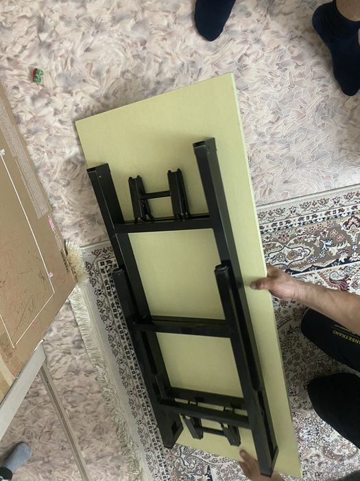 Продам столик срочно