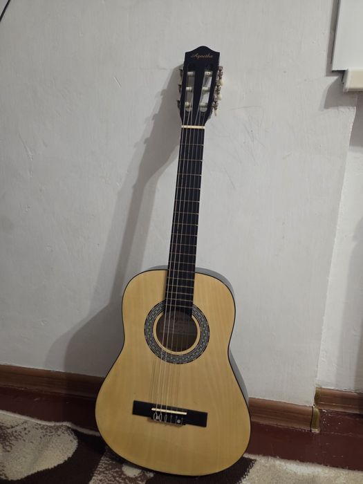 Детская гитара любительская