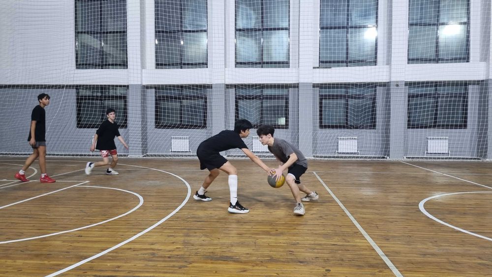 Секция по баскетболу