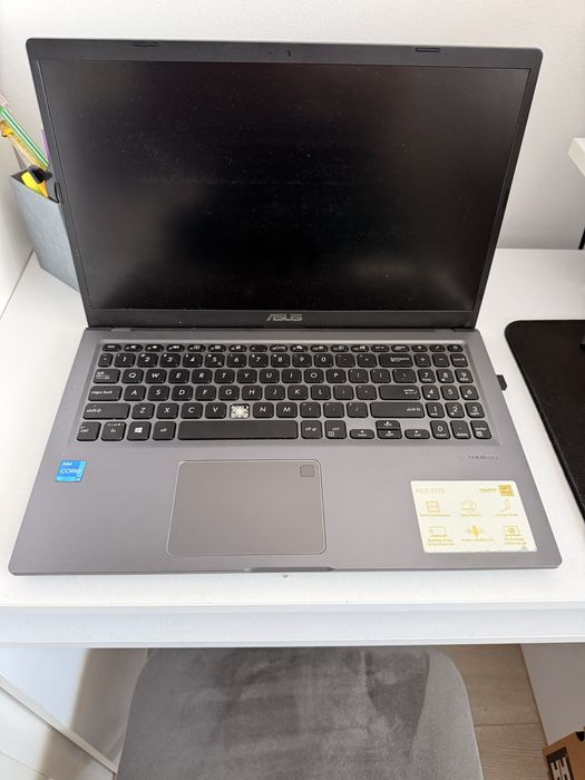 ASUS VivoBook X515EA, i3 Gen 11, 8GB RAM, SSD 256GB, Windows 11 – 999 lei negociabil