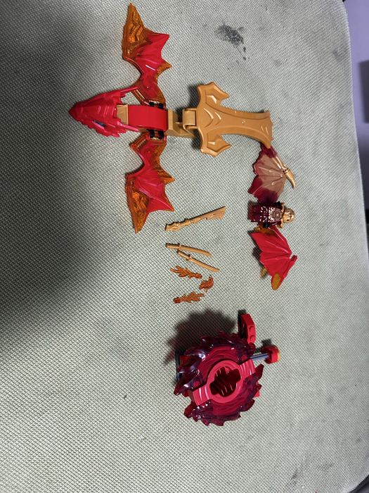 Lot minifigurine si seturi lego ninjago