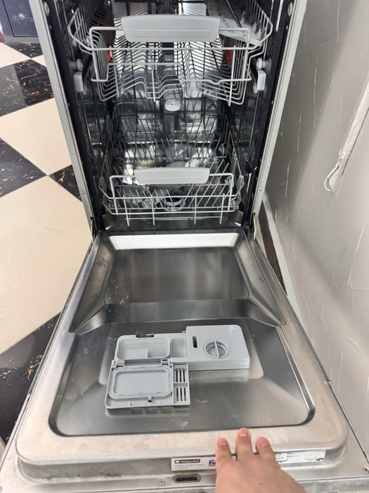 Посудомойка ariston