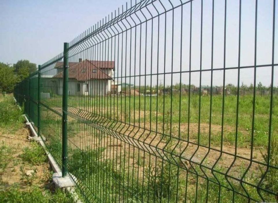 Garduri și porți din plasa bordurată