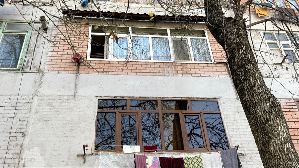 Срочно 2 хонали квартира сотилади
