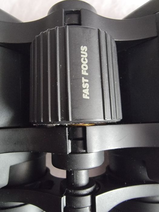 Binoclu VANGUARD 8×30mm