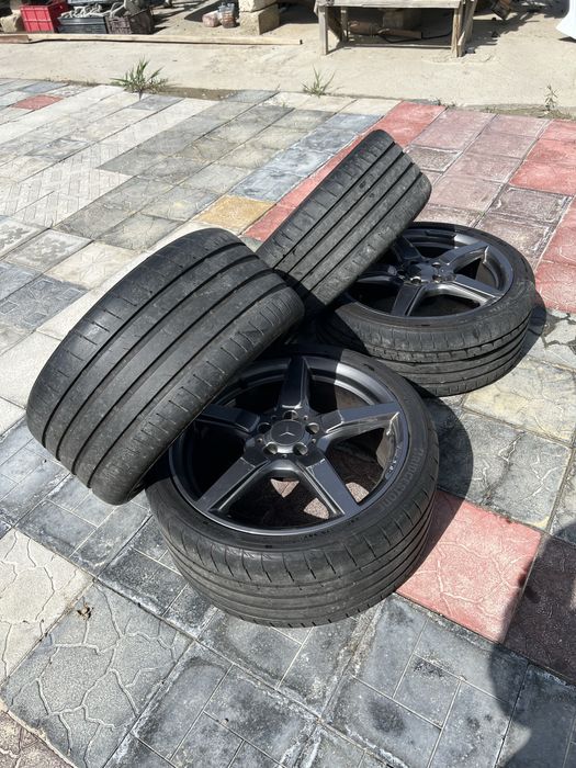 Комплект разношироких колес CLS класса