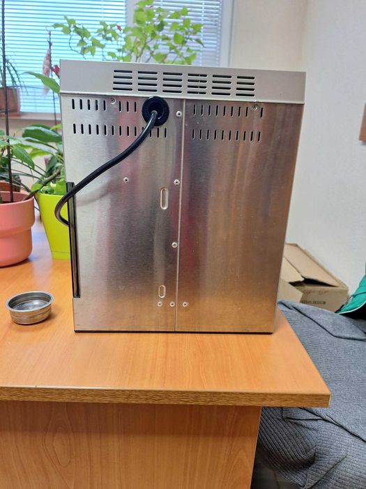 Кафемашина еспресо Delonghi