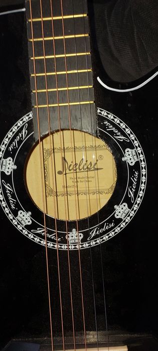 Vând chitara jielisi