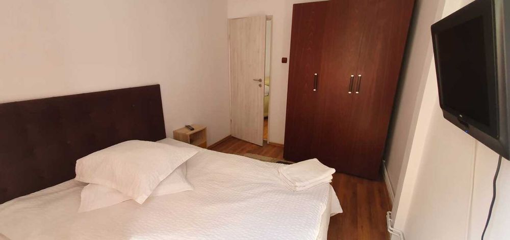 Дава се под наем Тристаен апартамент в Пловдив, Център - 90 кв.м за 346.8 € - Снимка #1