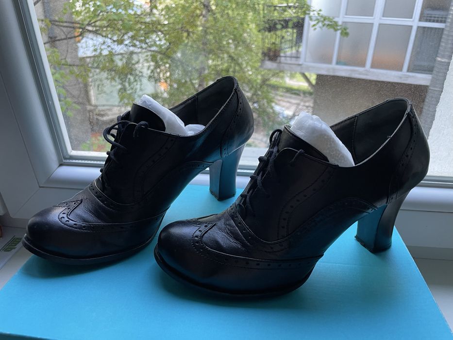Дсмски обувки - естествена кожа