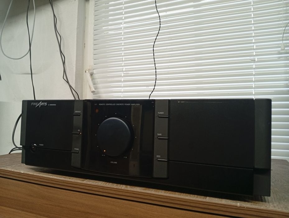 Усилвател Grundig FineArts V-1