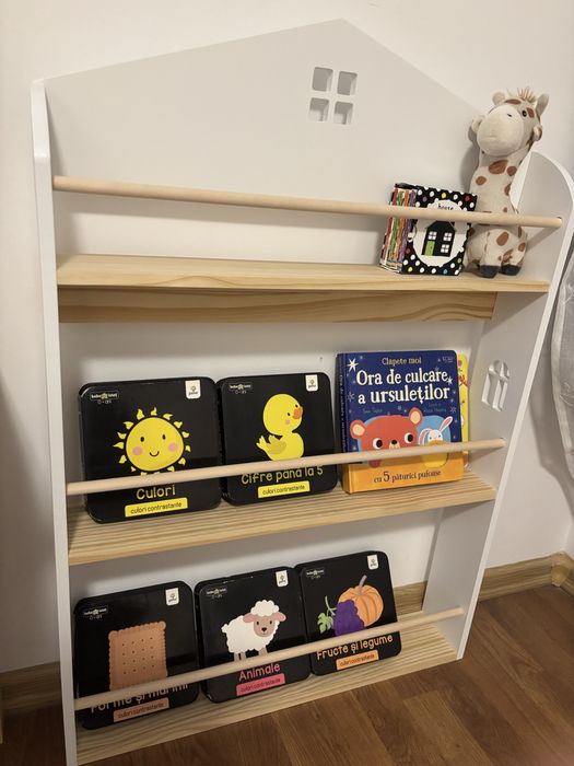 Biblioteca copii Montessori