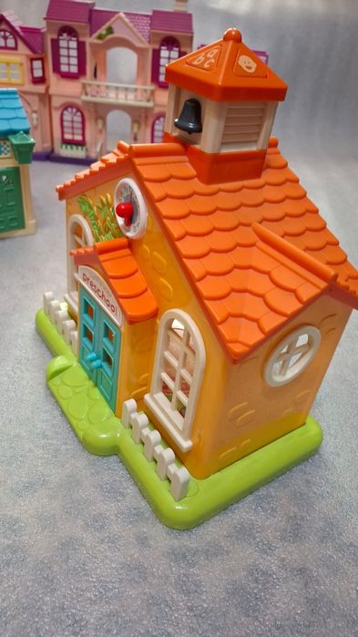 Домики и разные игрушечки