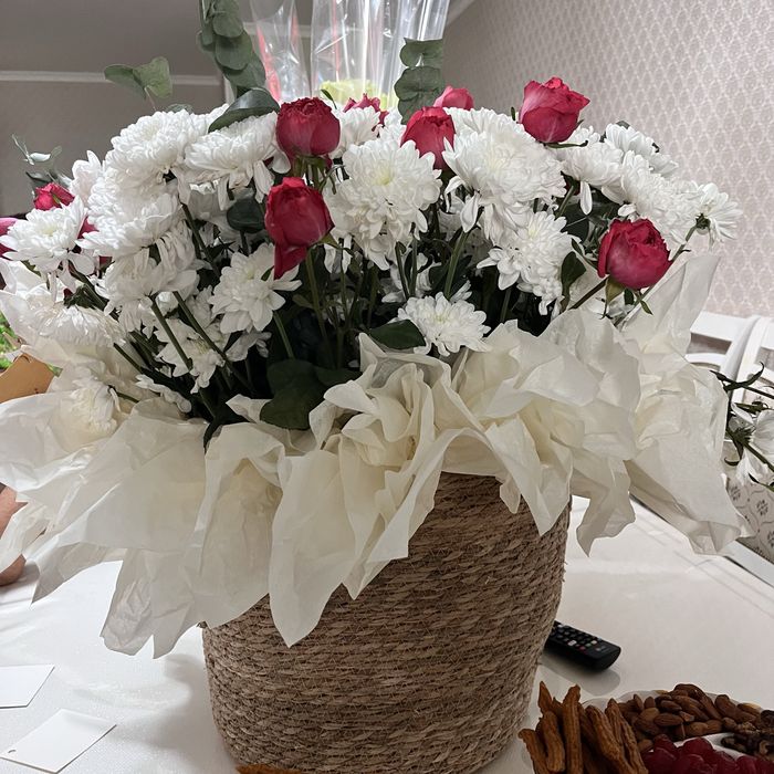 Гүл корзинадағы