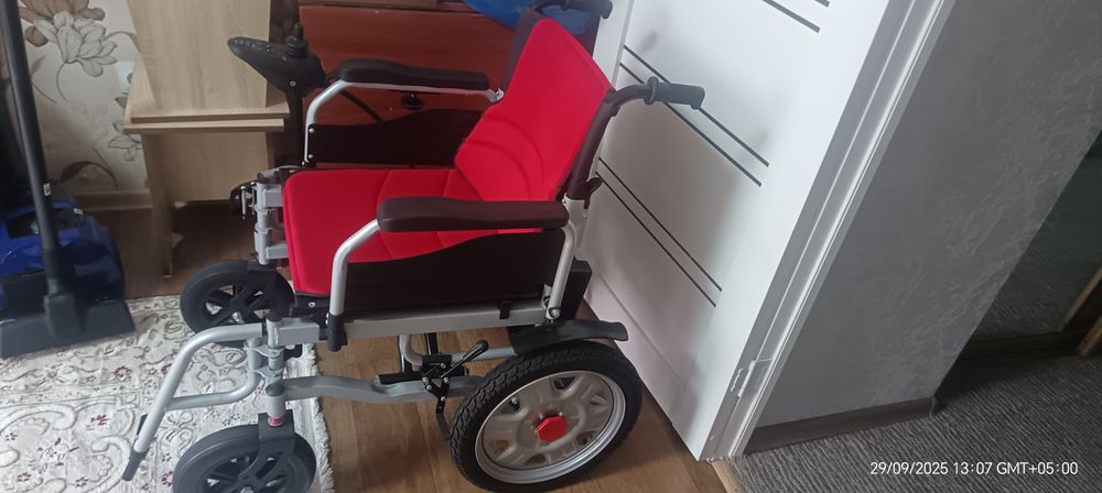 Продам Новую инвалидную коляску