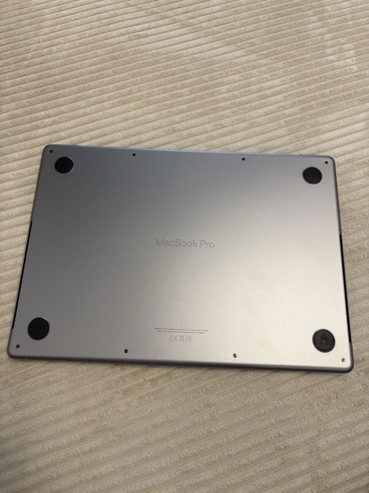 MacBook Pro 14” Apple M1 Pro 16GB RAM / 1TB SSD – stare foarte bună, cutie originală