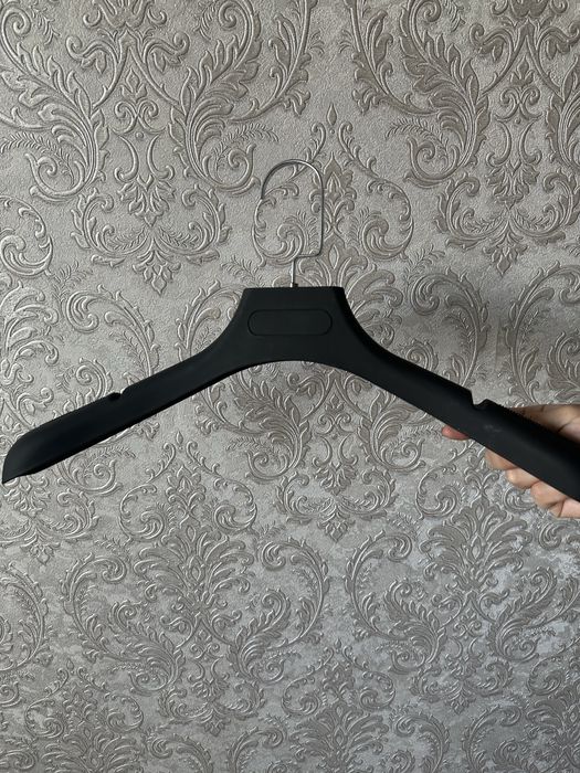 Мужские плечики. Мужские вешалки для одежды.