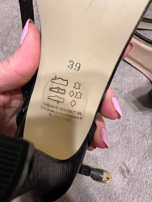 Noi - Sandale Benvenuti elegante si finute!