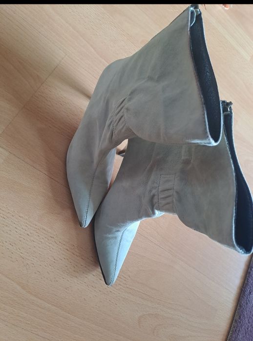 Daris естествен велур боти