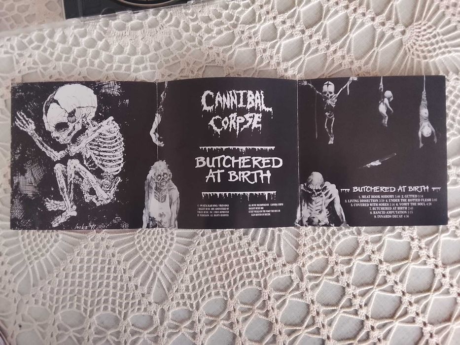 Cannibal Corpse-Butchered at Birth и Tomb of Mutilated