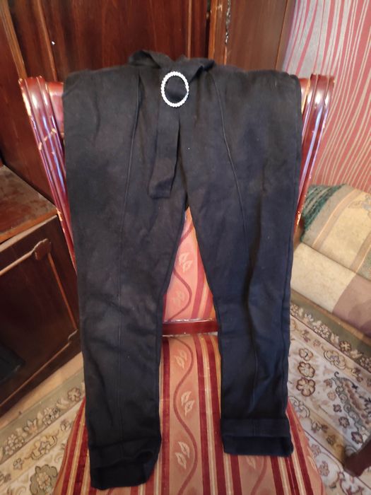 Продам брюки школьные жынсовый все