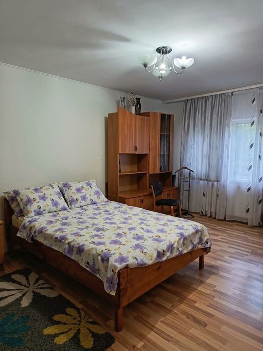 Apartament 3 camere, decomandat, zonă Ostroveni