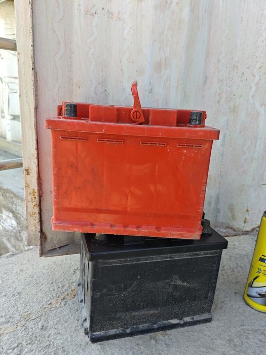 Продам б/у аккумулятор