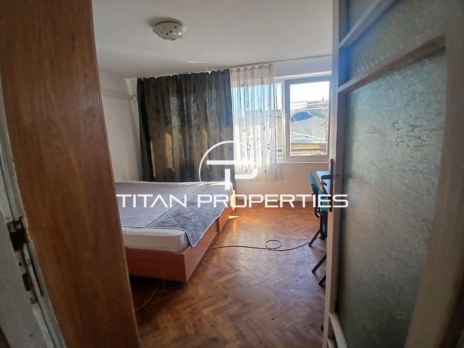 Дава се под наем Тристаен апартамент в Варна, Център - 70 кв.м за 396.78 € - Снимка #4